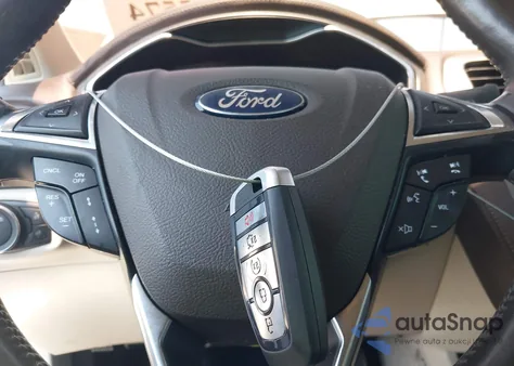 2017 Ford Fusion Hybrid Platinum z USA, uszkodzony, nr VIN 3FA6P0RU2HR416290